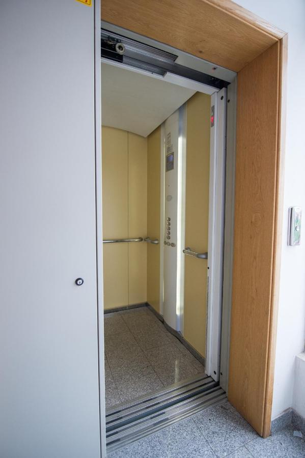 Apartment Lamar - Entry With Pin 0 - 24H, Underground Parking Garage, Elevator 斯拉沃尼亚布罗德 外观 照片
