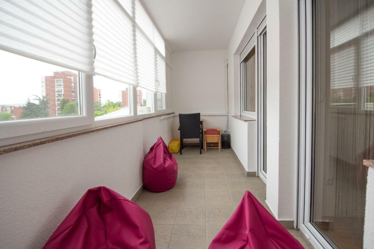 Apartment Lamar - Entry With Pin 0 - 24H, Underground Parking Garage, Elevator 斯拉沃尼亚布罗德 外观 照片