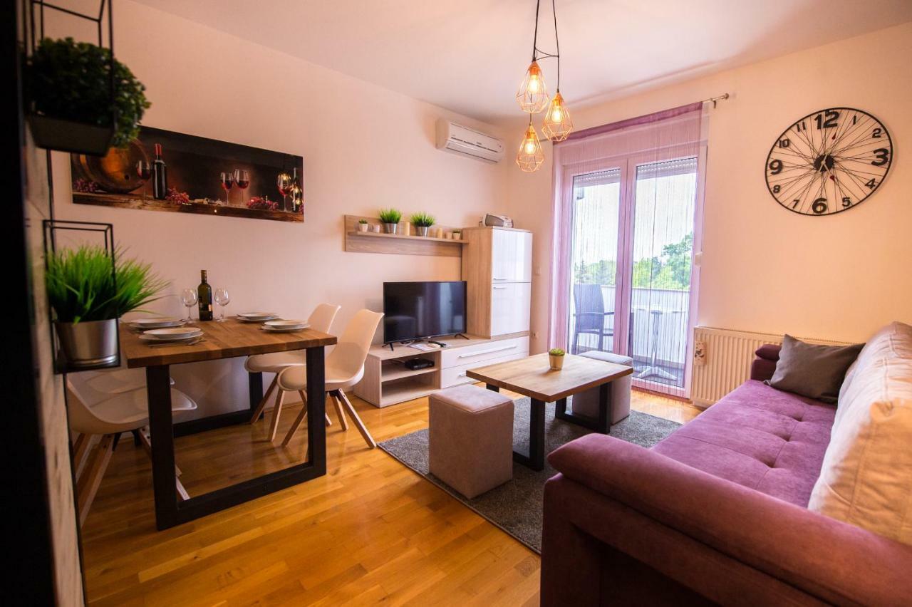 Apartment Lamar - Entry With Pin 0 - 24H, Underground Parking Garage, Elevator 斯拉沃尼亚布罗德 外观 照片