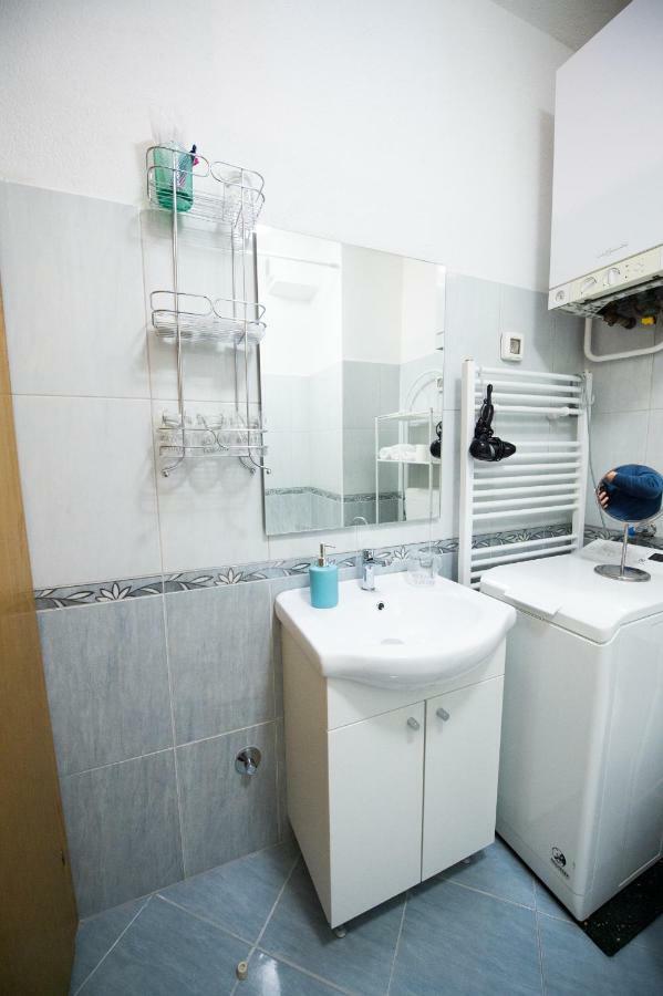 Apartment Lamar - Entry With Pin 0 - 24H, Underground Parking Garage, Elevator 斯拉沃尼亚布罗德 外观 照片